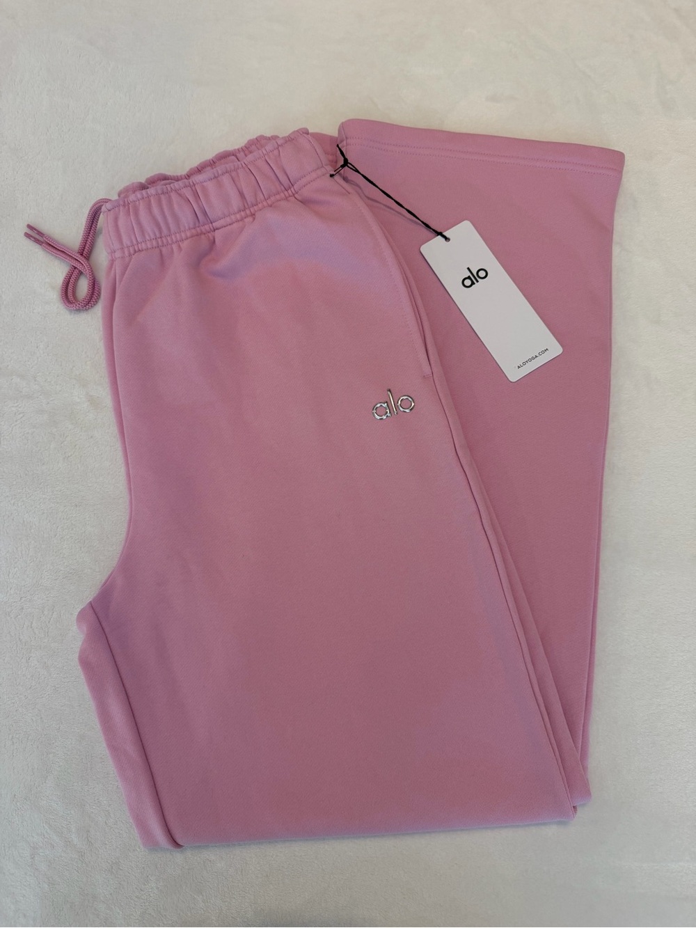 NWT - ALO Yoga Candy Heart Pink Accolade straight leg sweatpants, MEDIUM - Picture 4 of 6